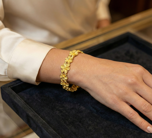 Brazalete Articulado Jardín Eterno de Flores en Acero Inoxidable Pulido