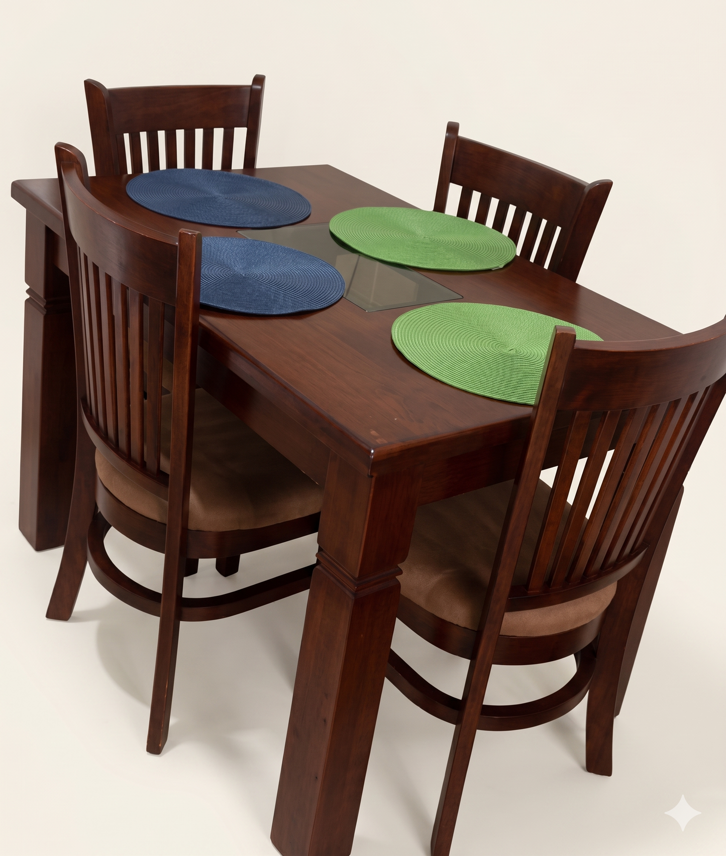 comedor-madera-robusto-4-sillas-patas-gruesas-vimarq-el-salvador